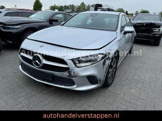 Damaged car Mercedes A-klasse d DAB+ Navigation 106co2 2019/11