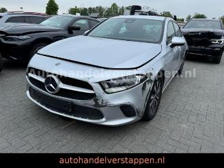 Damaged car Mercedes A-klasse d DAB+ Navigation 106co2 2019/11