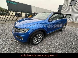 Voiture accidenté Volkswagen T-Roc Cabriolet Style 1.5 TSI 110KW Navi DAB+ 2020/11