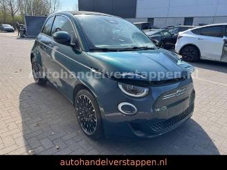 uszkodzony samochody osobowe Fiat 500E 500 e La Prima 87KW  Cabriolet 2020/12