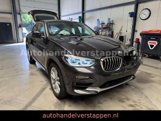 Unfallwagen BMW X4 xDrive 20 d Advantage 140KW Pano Leder Navi 2019/7