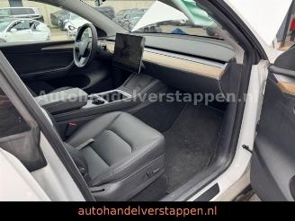 Tesla Model Y Long Range Dual AWD Pano Leder picture 19