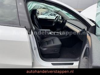 Tesla Model Y Long Range Dual AWD Pano Leder picture 16