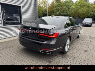 damaged passenger cars BMW 7-serie  2019/9