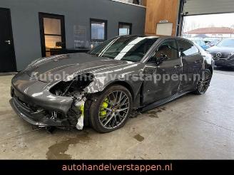 krockskadad bil auto Porsche Panamera 4 E-Hybrid Sport-Chrono-Paket Panorama 2017/12
