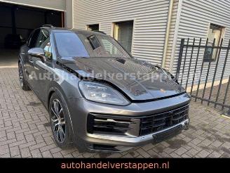 Unfallwagen Porsche Cayenne E-Hybrid Exclusive Design Matric ACC 2024/5