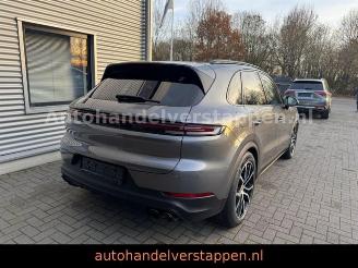 Unfallwagen Porsche Cayenne E-Hybrid Exclusive Design Matric ACC 2024/5