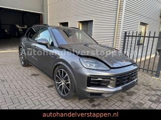 Porsche Cayenne E-Hybrid Exclusive Design Matric ACC picture 3
