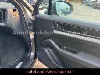 Porsche Cayenne E-Hybrid Exclusive Design Matric ACC picture 16