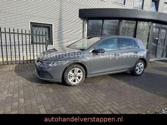 krockskadad bil auto Volkswagen Golf VIII 2.0 SCR TDi Life Business Premium DSG 2024/8