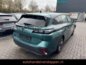 Vaurioauto  passenger cars Peugeot 308 III SW Active Pack 1.5HDI 96KW 2024/6