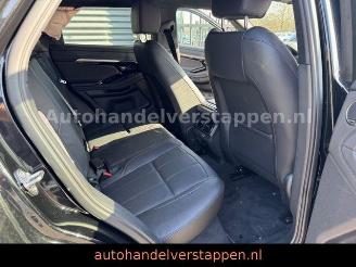 Land Rover Range Rover Evoque R-Dynamic SE P300e picture 17