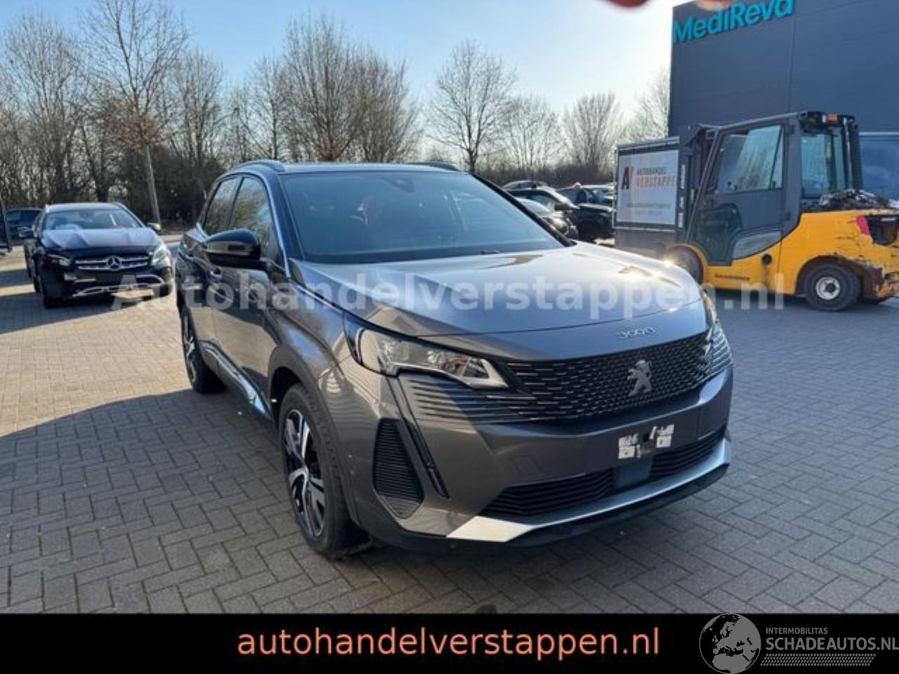 Peugeot 3008 Hybrid 225 E-AUTO8 GT Paket Panorama