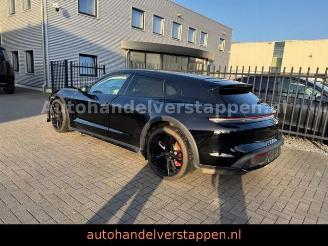 Schadeauto Porsche Taycan Cross Turismo 4S Glasdach 93KWH 2022/4