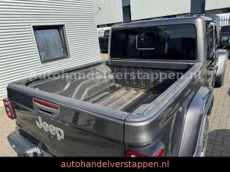 Jeep Gladiator Overland 4WD Launch Edition picture 13