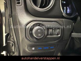 Jeep Wrangler Unlimited Plug-In Hybrid Sahara picture 16