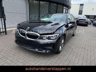 Voiture accidenté BMW 3-serie d Touring Sport Line 110KW Leder Navi LED 2021/5
