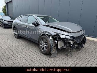Peugeot 408 Plug in Hybrid S-S 180 Allure Automatic picture 9