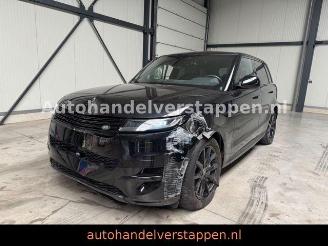 Vaurioauto  passenger cars Land Rover Range Rover sport SE P460e Pano Meridian 2024/2