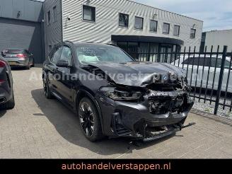 Coche accidentado BMW iX3 M Sportpaket Pano harman Leder Navi 2022/4