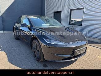 krockskadad bil auto Tesla Model 3 RWD 208kW Highland Pano Full CAM 2025/9