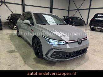 uszkodzony samochody osobowe Volkswagen Golf VIII Lim. GTI DSG 180KW ''Mondsteingrau'' 2023/10