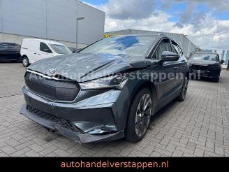 Vaurioauto  passenger cars Skoda Enyaq IV 80 Version HUD Wärmepumpe 21'' 2021/11