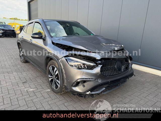 Mercedes GLA 250e Progressive Night-Paket Navi Leder