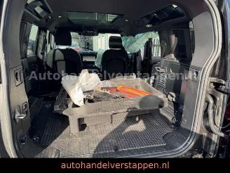 Land Rover Defender 110 X-Dynamic SE 3.0D 183KW BLACK Pack picture 14