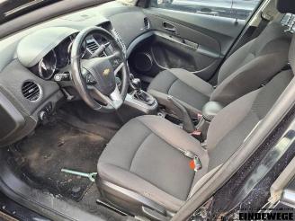 Chevrolet Cruze Cruze (305), Hatchback, 2010 / 2015 1.8 16V VVT picture 5