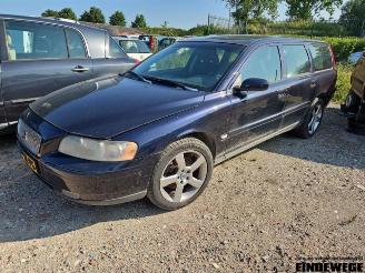  Volvo V-70 V70 (SW), Combi, 1999 / 2008 2.5 T 20V AWD 2005/10