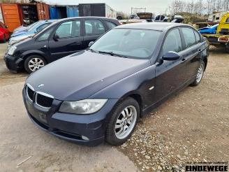 krockskadad bil auto BMW 3-serie 3 serie (E90), Sedan, 2005 / 2011 320d 16V Edition Fleet 2006/4