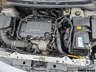 Opel Astra Astra J (PC6/PD6/PE6/PF6), Hatchback 5-drs, 2009 / 2015 1.4 Turbo 16V picture 6