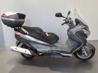 skadebil bromfiets Suzuki  BURGMAN 2008/4