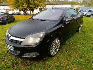 Opel Astra H TWINTOP CABRIOLET 1.9 CDTI- 16V TURBO picture 15