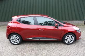 Renault Clio  picture 2