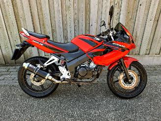 Honda CBR 125 R A1 rijbewijs picture 2