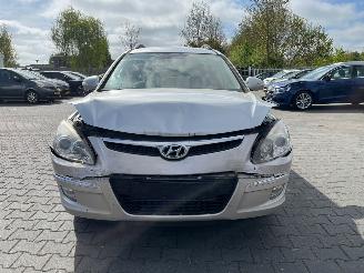  Hyundai I-30 KMHDC81DP9U023428 2009/1