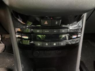 Peugeot 208 208 I (CA/CC/CK/CL), Hatchback, 2012 / 2019 1.4 HDi picture 21