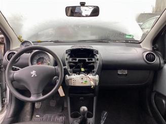 Peugeot 107 107, Hatchback, 2005 / 2014 1.0 12V picture 25