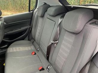 Peugeot 308 308 (L3/L8/LB/LH/LP), Hatchback 5-drs, 2013 / 2021 1.2 12V e-THP PureTech 110 picture 26