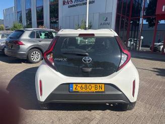 Démontage voiture Toyota Aygo Aygo X, Hatchback, 2022 1.0 12V VVT-i 2024/3