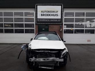 Vrakbiler auto Mercedes GLA GLA AMG (156.9), SUV, 2014 / 2019 2.0 45 AMG Turbo 16V 2015/3