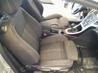 Opel Astra Astra J GTC (PD2/PF2), Hatchback 3-drs, 2011 / 2018 1.4 Turbo 16V ecoFLEX 140 picture 27