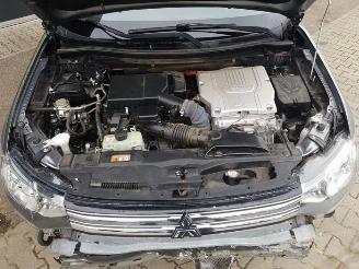 Mitsubishi Outlander Outlander (GF/GG), SUV, 2012 / 2022 2.0 16V PHEV 4x4 picture 9