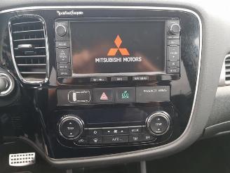 Mitsubishi Outlander Outlander (GF/GG), SUV, 2012 / 2022 2.0 16V PHEV 4x4 picture 13