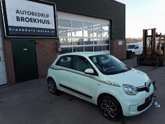 Coche siniestrado Renault Twingo Twingo III (AH), Hatchback 5-drs, 2014 1.0 SCe 75 12V 2019/12