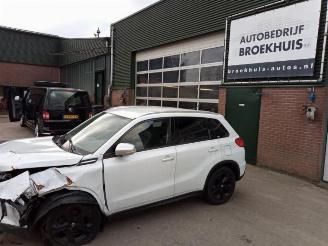 Vrakbiler auto Suzuki Vitara Vitara (LY/MY), SUV, 2015 1.4 S Turbo 16V 2017/6