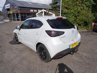 Mazda 2 1.5 SkyActiv-G 90 picture 2