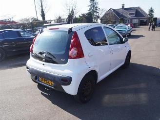 rozbiórka samochody osobowe Peugeot 107 1.0 12v 2011/4